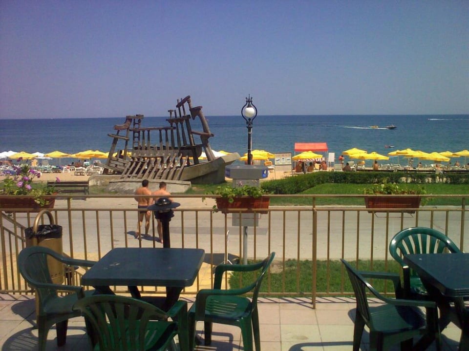 Ausblick vom Pool Vemara Beach