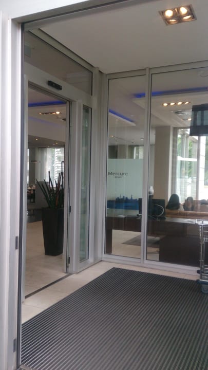 Eingang Mercure Hotel Hamburg Mitte