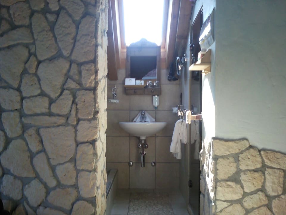 Links Dusche rechts Sauna Zeit & Traum  Hotel