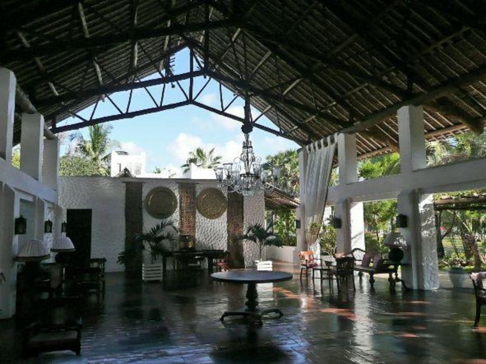 Lobby mit Guest Relation Desk Hotel Jacaranda Indian Ocean Beach Resort
