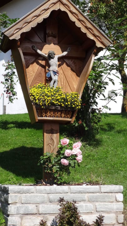 Kreuz beim Greiensteiner Hof Apartments Sun