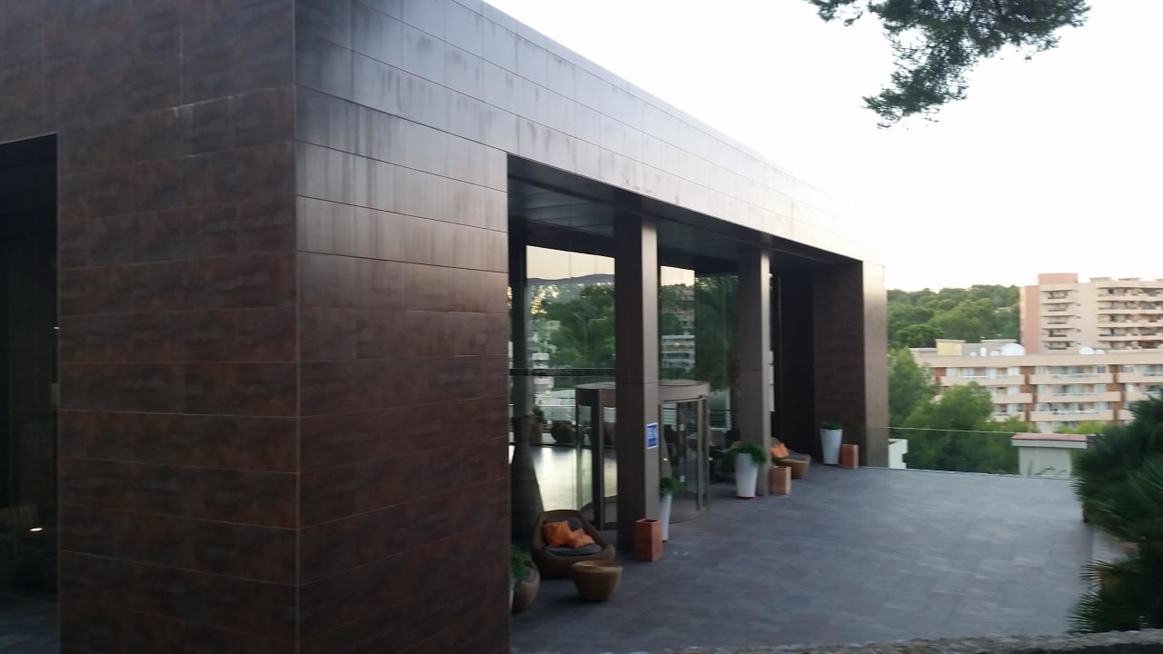 Hotel Eingang  Occidental Cala Viñas