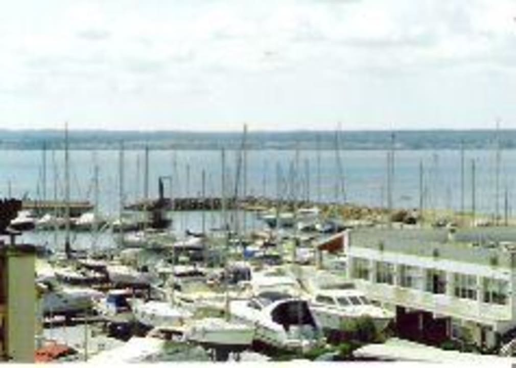 Hotel Anfora / Blick von der 4. Etage nach links zum Yachtha BQ Aguamarina Boutique Hotel