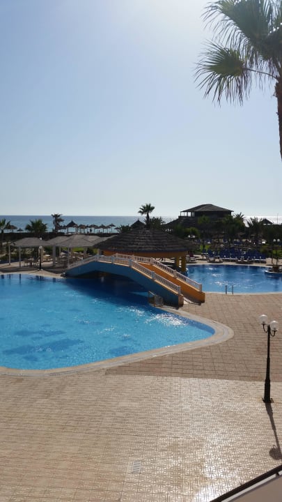 Einer der 3 Pools Caribbean World Thalasso Djerba