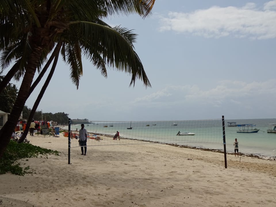 Strand Travellers Beach Hotel & Club