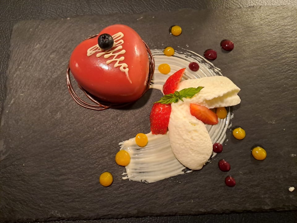 Gastro ALMGUT Mountain Wellness Hotel