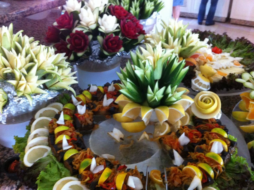 Am Salatebuffet Hotel Royal Garden Beach