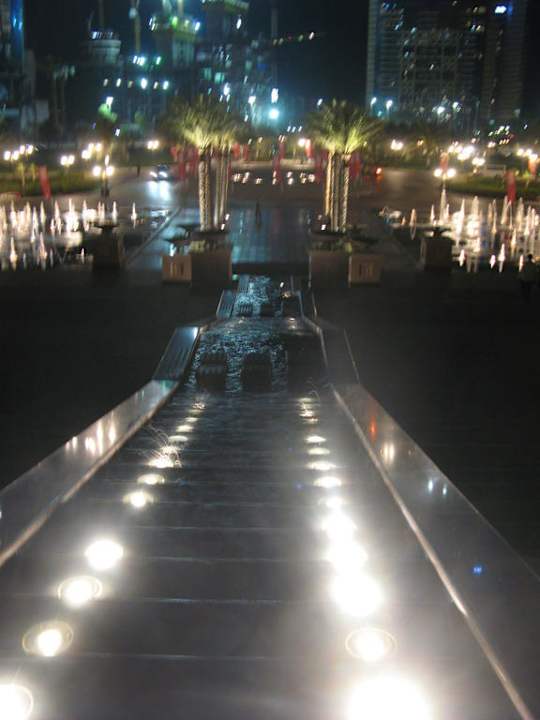 Vor dem Haupteingang Emirates Palace Mandarin Oriental