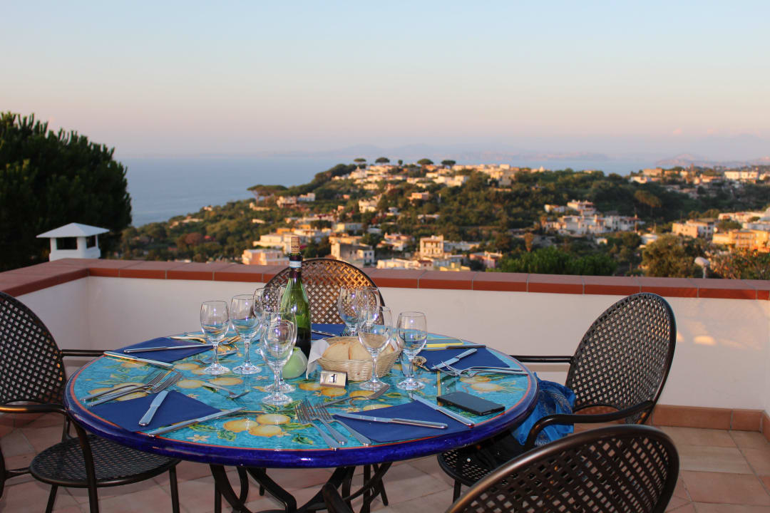 Terrasse Abendessen Poggio Aragosta