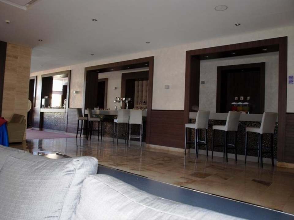 Lobby bar Hotel Rosa Beach