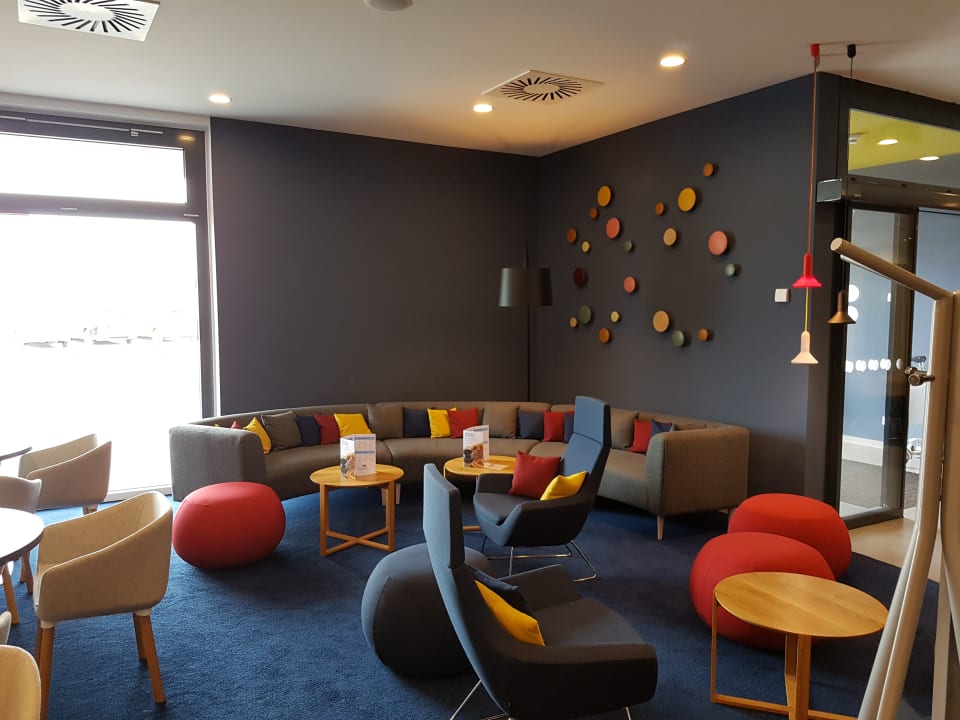 Lobby Holiday Inn Express Ringsheim