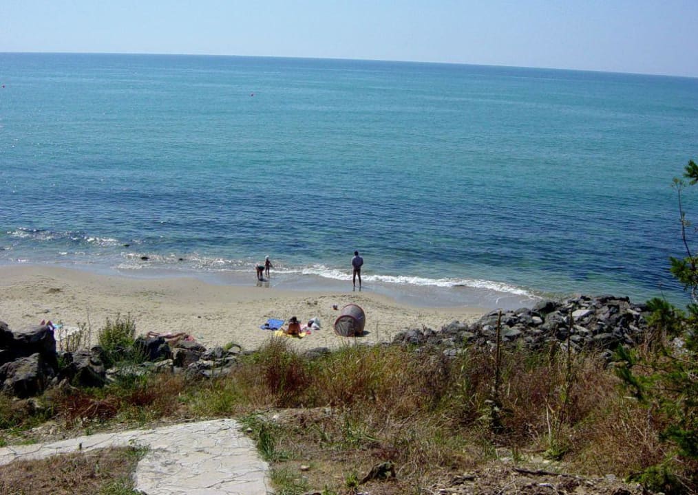 ein zweiter Strand Hotel Juzhni Noshti