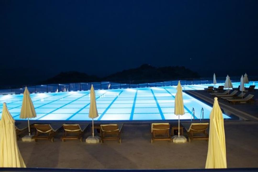 Entspannen und einen Drink Bitte  TUI BLUE Seno - Adults Only