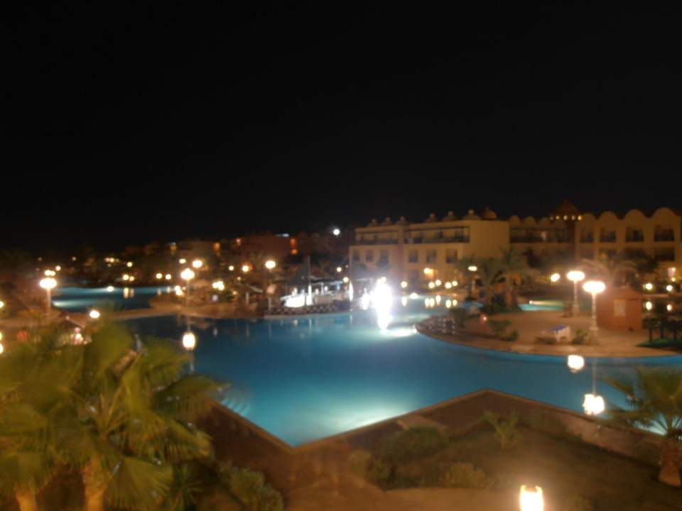 Bei Nacht Titanic Beach Spa & Aqua Park