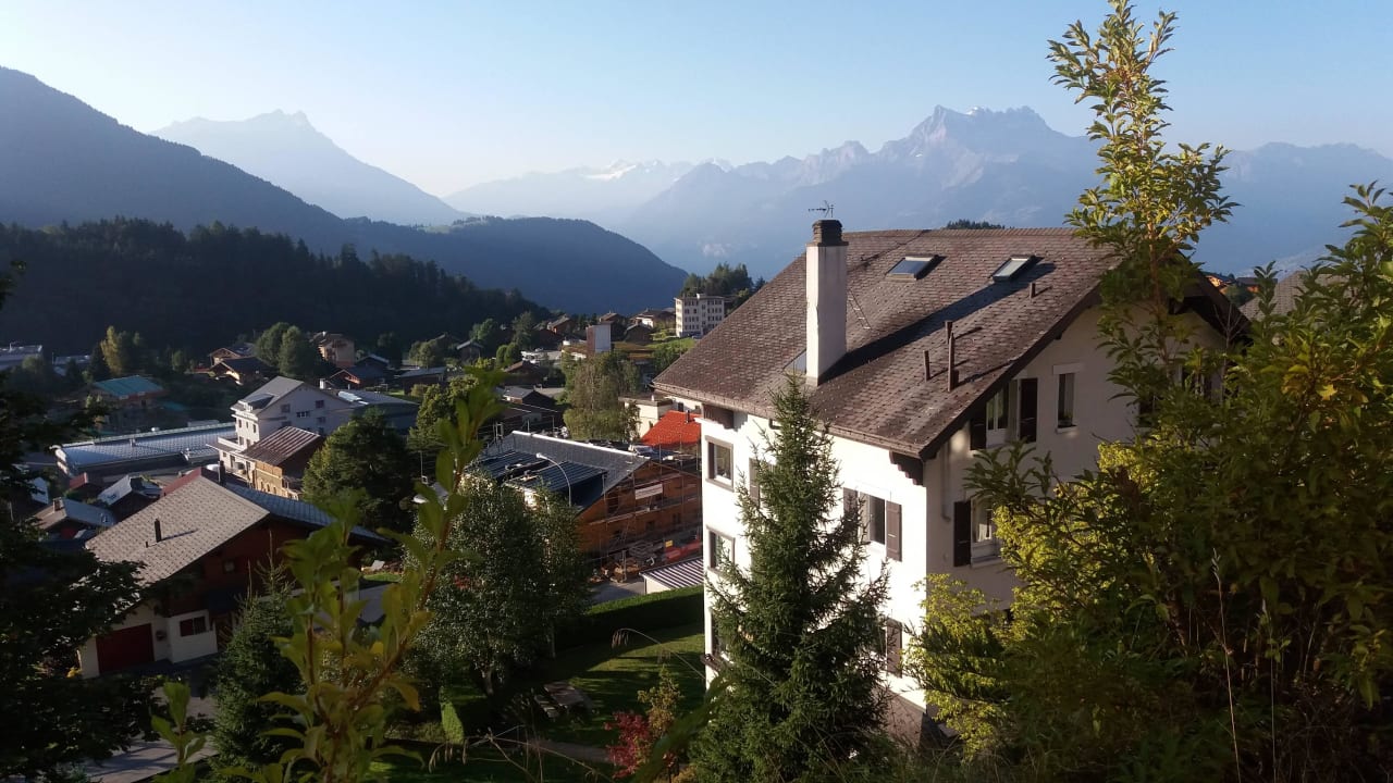 Blick von der Terrasse Mercure Classic Hotel Leysin