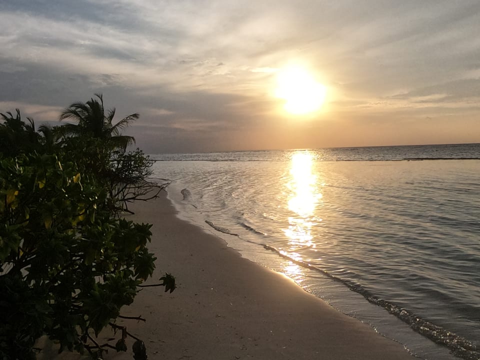 Strand Kuredu Island Resort & Spa