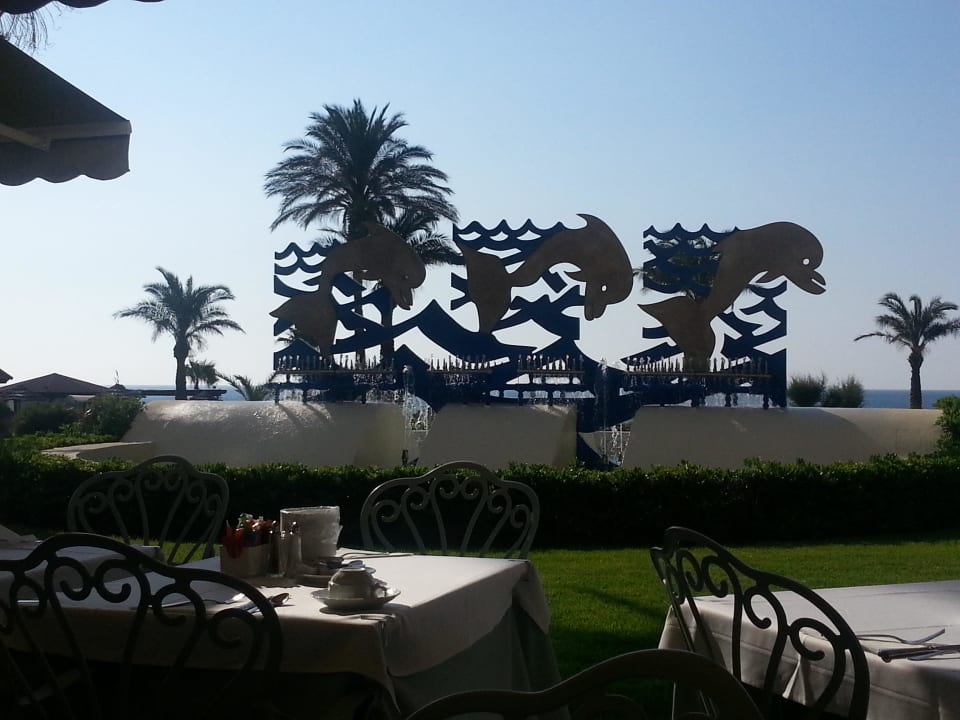 Blick zum Garten beim Frühstück auf der Terrasse Rodos Palladium Leisure & Wellness