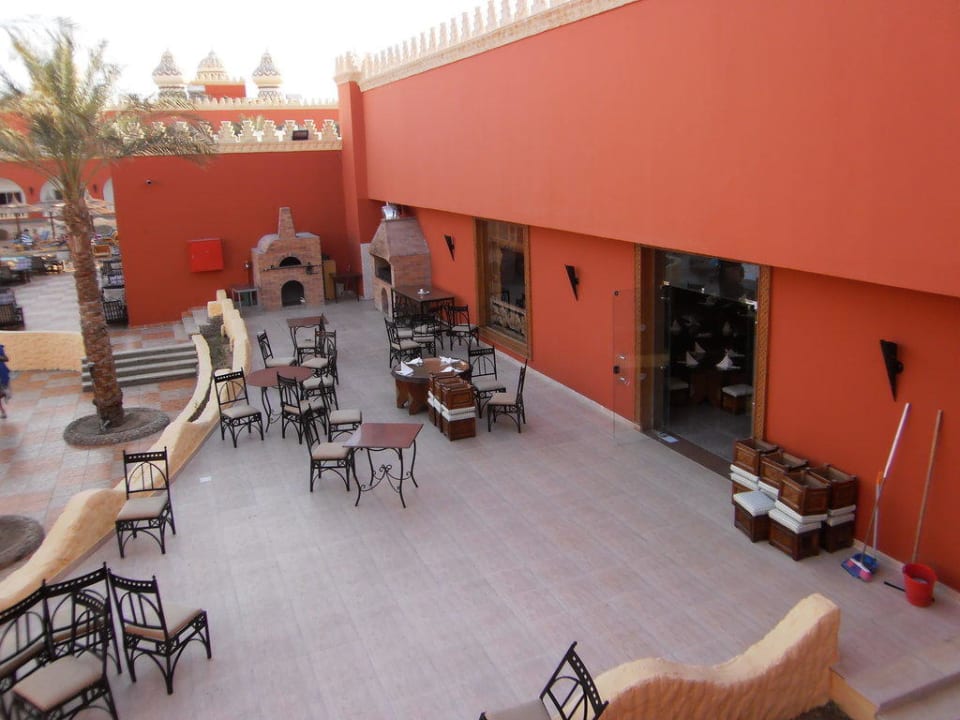 Hinterer Teil des marokkanischen Restaurants Pickalbatros Alf Leila Wa Leila Resort - Neverland Hurghada