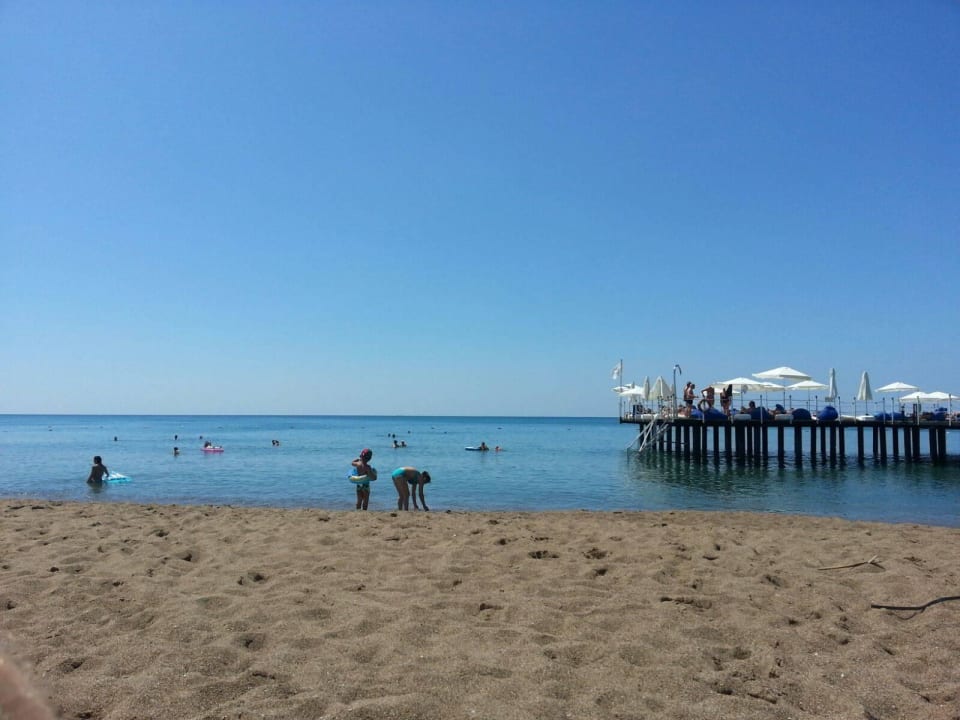 Strand Hotel Miracle Resort