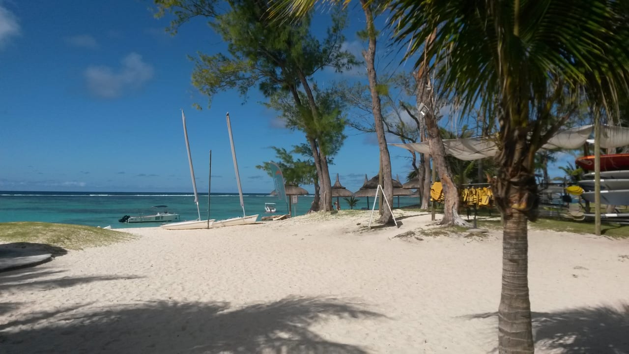 Strand Crystals Beach Resort Belle Mare, a member of Radisson Individuals