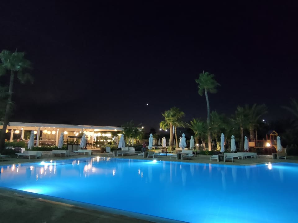 Pool Crystal Springs Beach Hotel