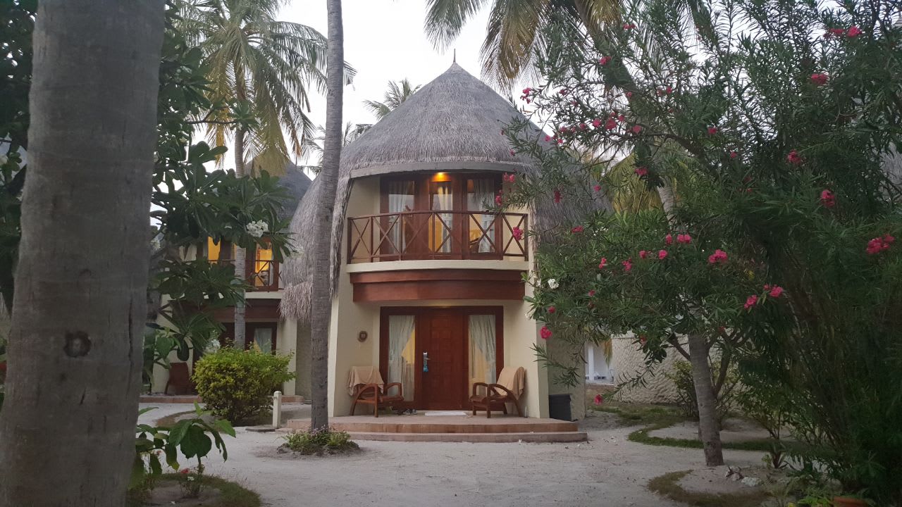 Jacuzzi Beach Villa  Bandos Maldives