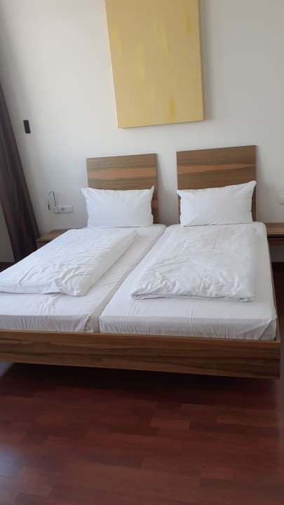 Zimmer AMH Airport-Messe-Hotel Stuttgart