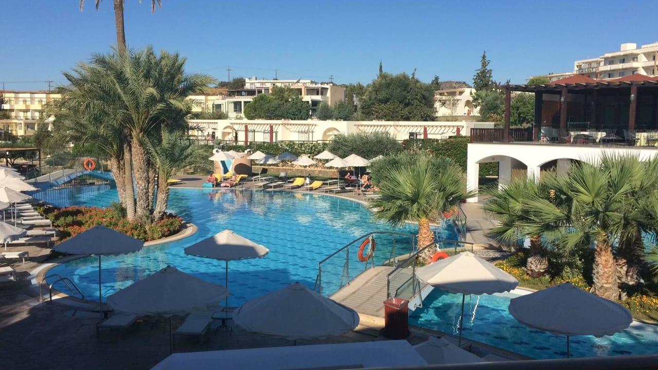 Hauptpool am Restaurant Lindos Imperial Resort & Spa