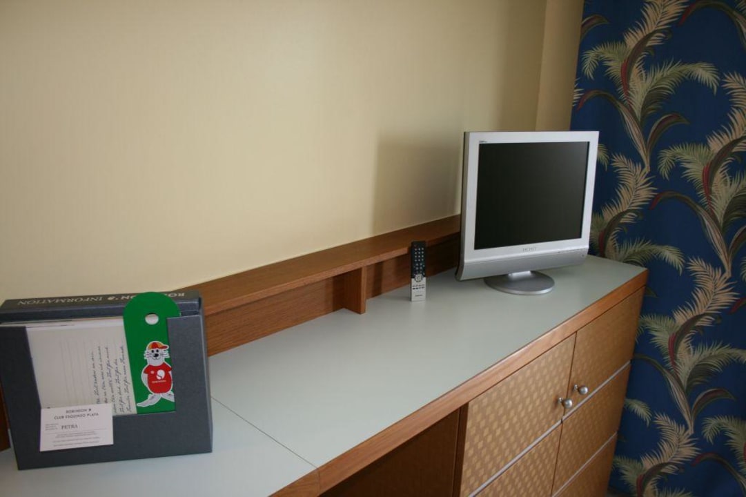 Der Flat-TV ist etwas klein geraten ROBINSON ESQUINZO PLAYA