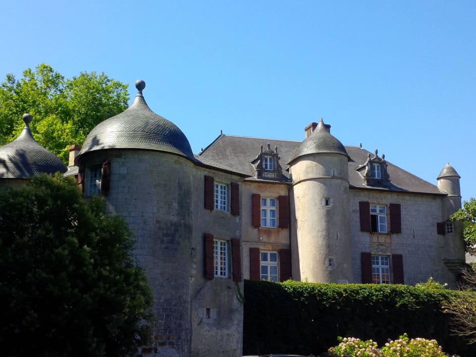 Blick vom Parkplatz Château d'Urtubie
