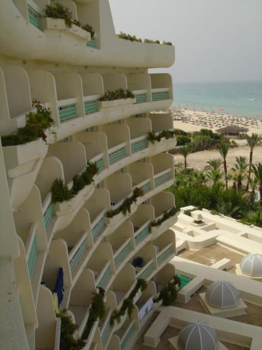 Widok z balkonu - lewa strona Riadh Palms Resort & Spa