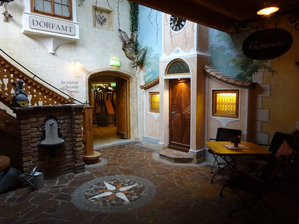 Erlebnisdurchgang "Tirolerhof Dörfl" Hotel Tirolerhof