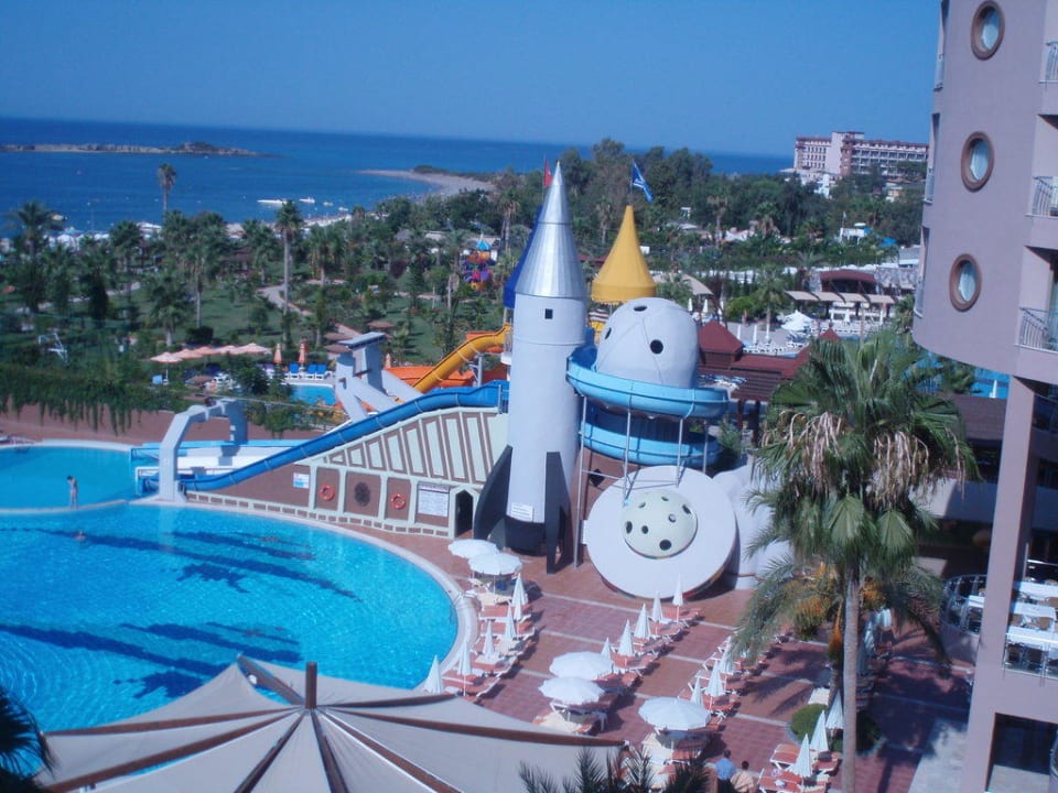 Pool vom Zimmer aus bei Tag Arycanda Kirman Premium