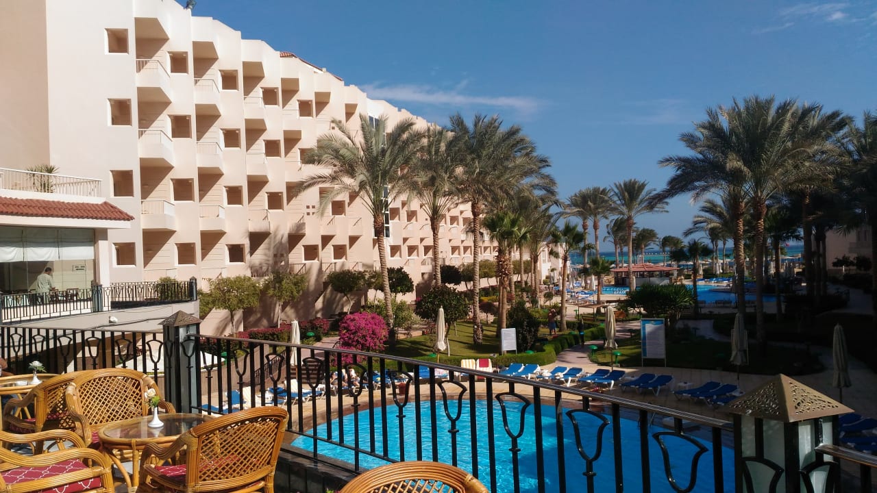 Pool Sea Star Beau Rivage