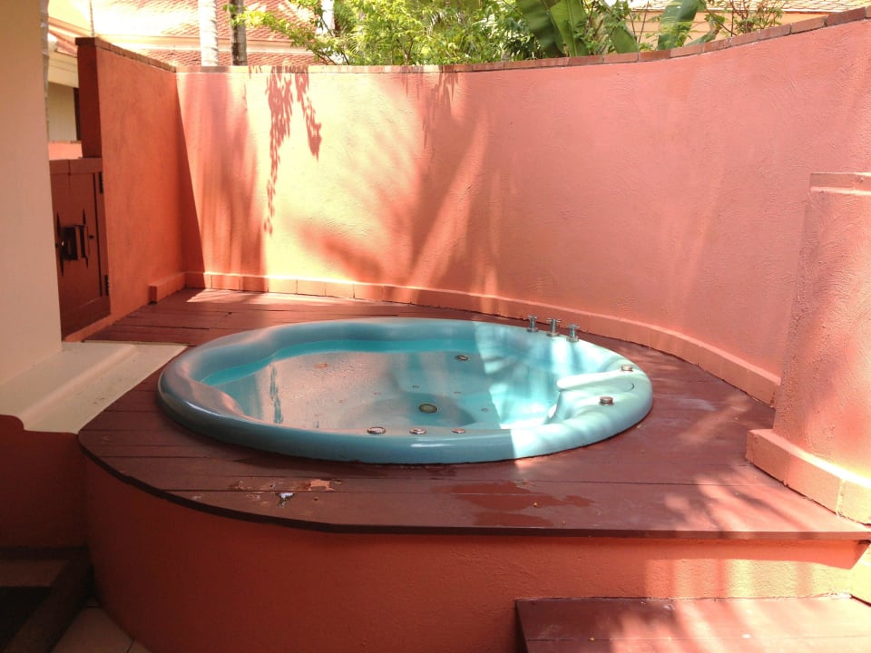 Whirlpool in der Strandvilla Santiburi Koh Samui