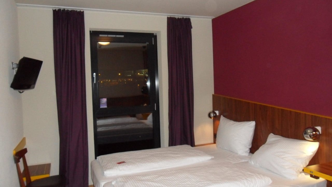 3-Bettzimmer für 2 MEININGER Hotel Frankfurt/Main Airport
