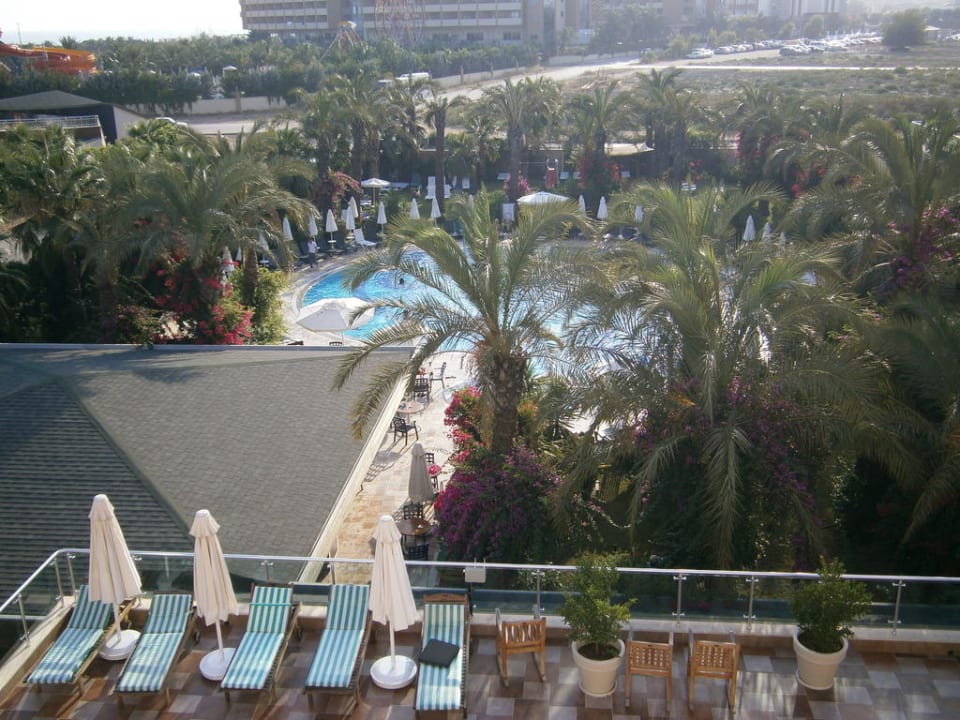 Poolblick von unserem Zimmer Calimera Hane Garden