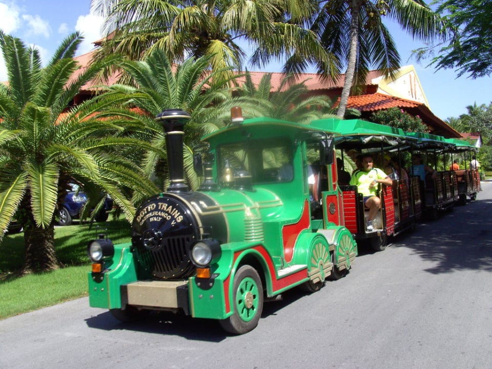 Zug der durch die ganze Anlage fährt Grand Palladium Select Bávaro Resort & Spa