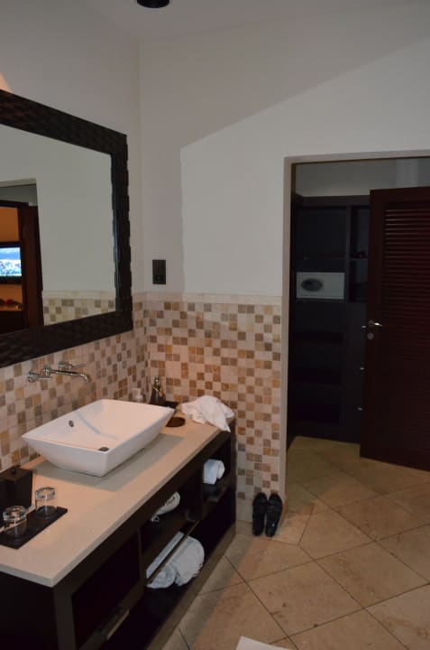 Bad Buccament Bay Spa & Resort
