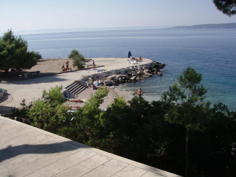 Blick vom Hotelgarten auf das Meer Bluesun Hotel Soline