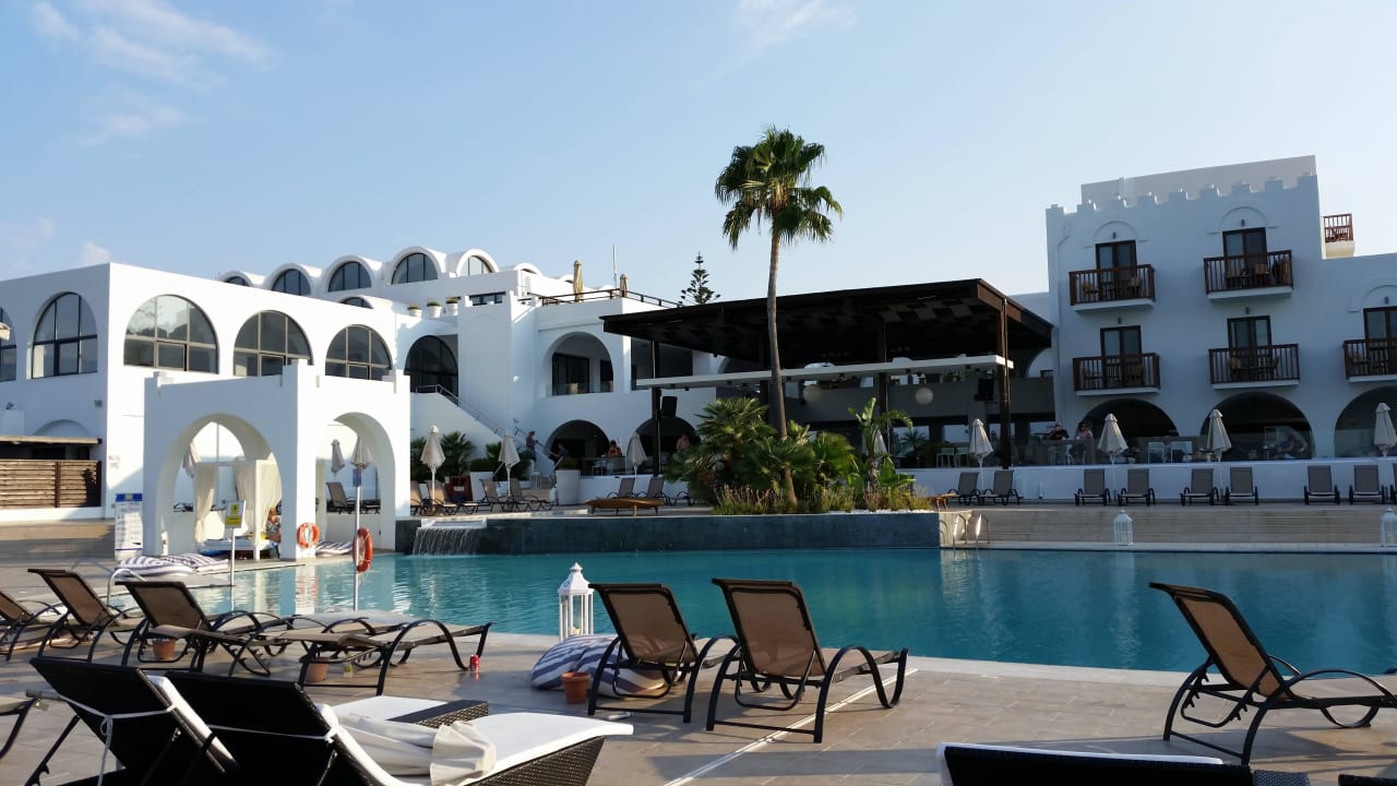 Hauptpool TUI BLUE Oceanis Beach and Spa Resort