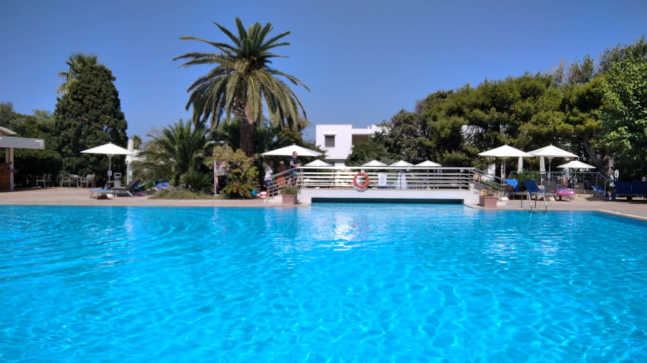 Pool Caravia Beach Hotel