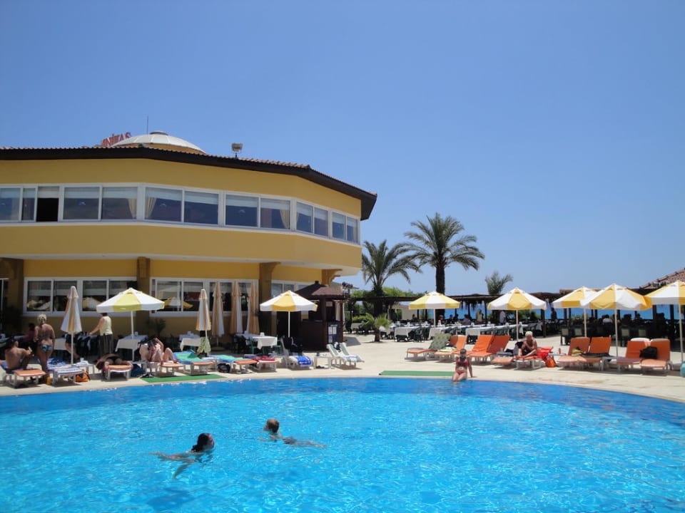 Pool und Restaurant Club Dizalya