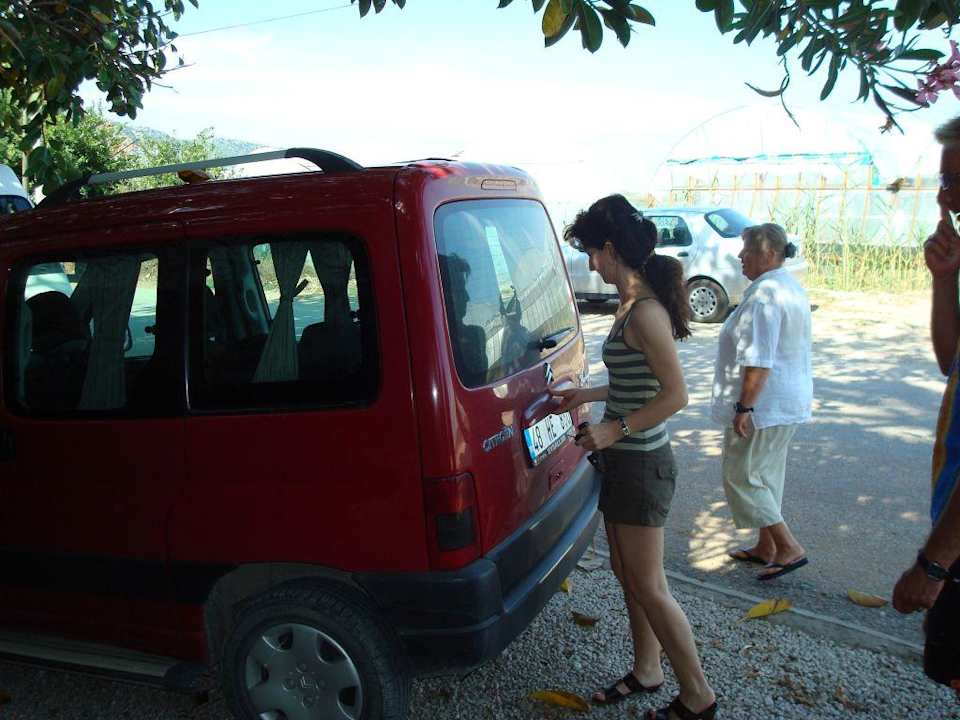 Auf dem Weg zum Strand Hotel Orkinos