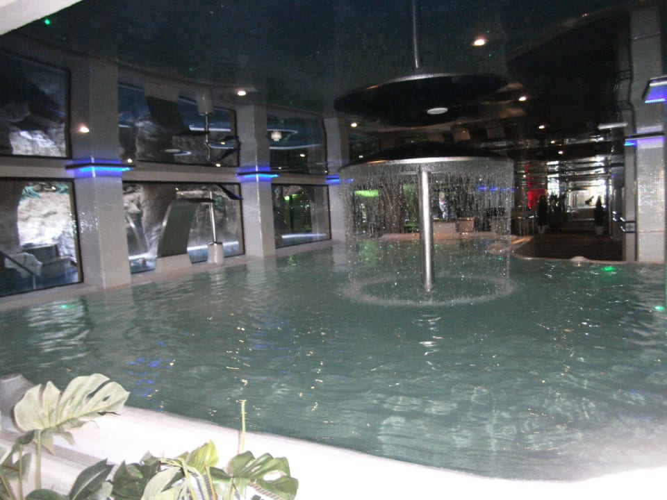 Wellnessbereich großer Pool Bull Dorado Beach & Spa