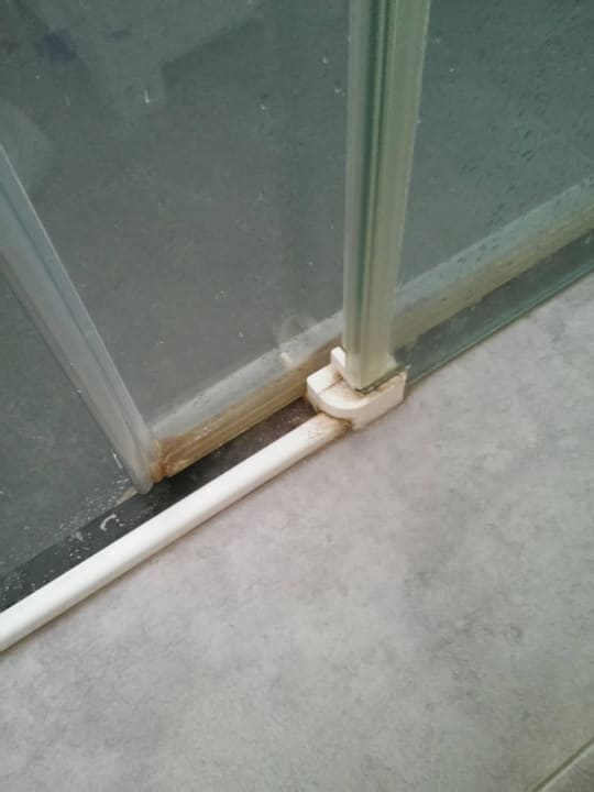 Dusche im oberen Bad Ferienwohnung Carrer de les Aguiles