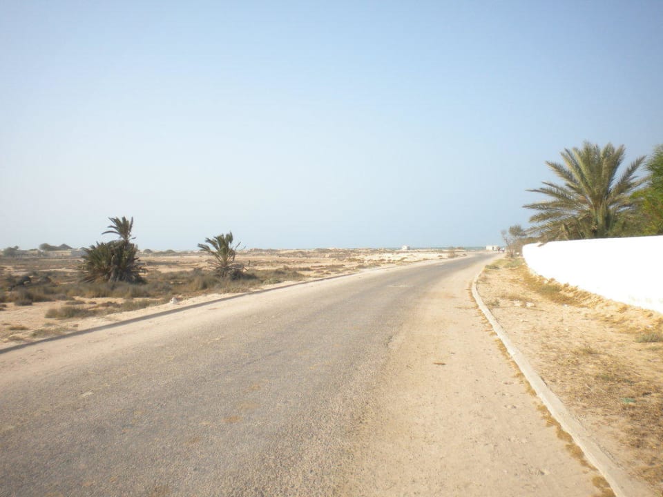 Weg zum Hotel-Strand Sidi Mansour Resort & Spa