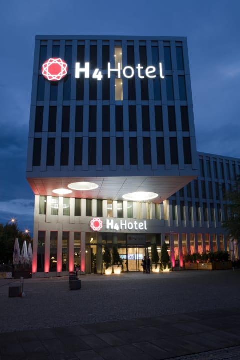 Außenansicht H4 Hotel München Messe