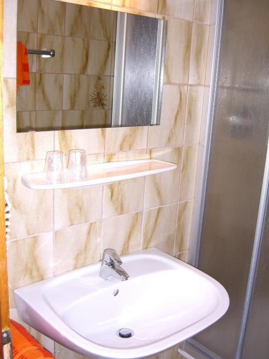 Bad im Doppelzimmer Kräuterpension Aloisia