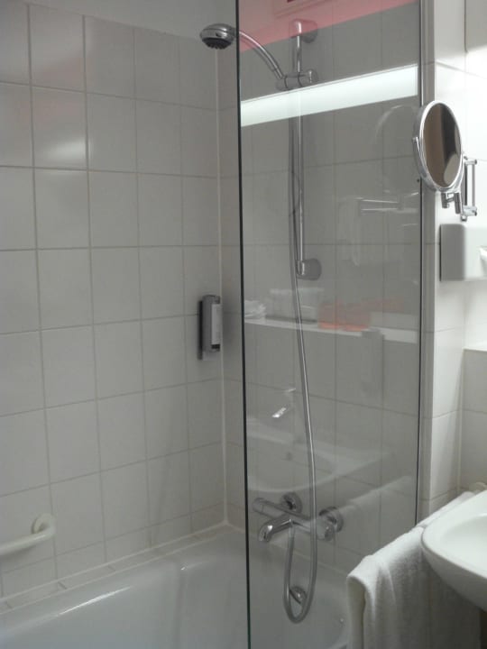 Zimmer 260 Victor's Residenz-Hotel München